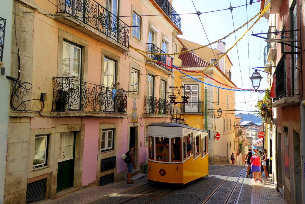Solo Travel Tips: Lisbon, Portugal